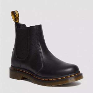 Dr Marten Leather Chelsea Boot